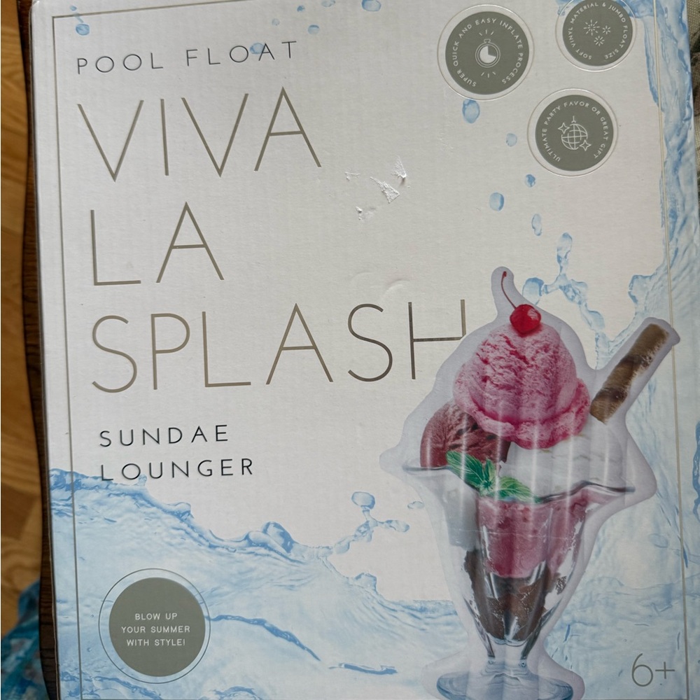 Viva La Splash Sundae Lounger Pool Float
 New